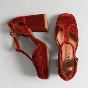 ESSKA Red Velvet Heels Sz.9 NEW IN BOX